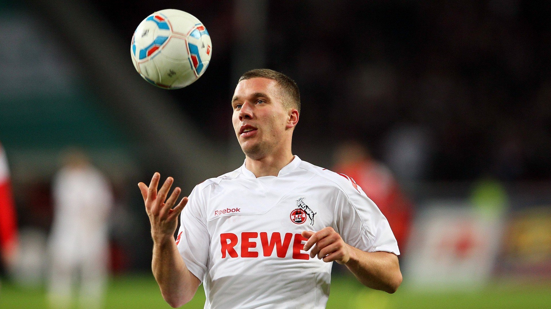 今晚德甲焦点战！巴塞罗那迎战波尔图，险胜或上演